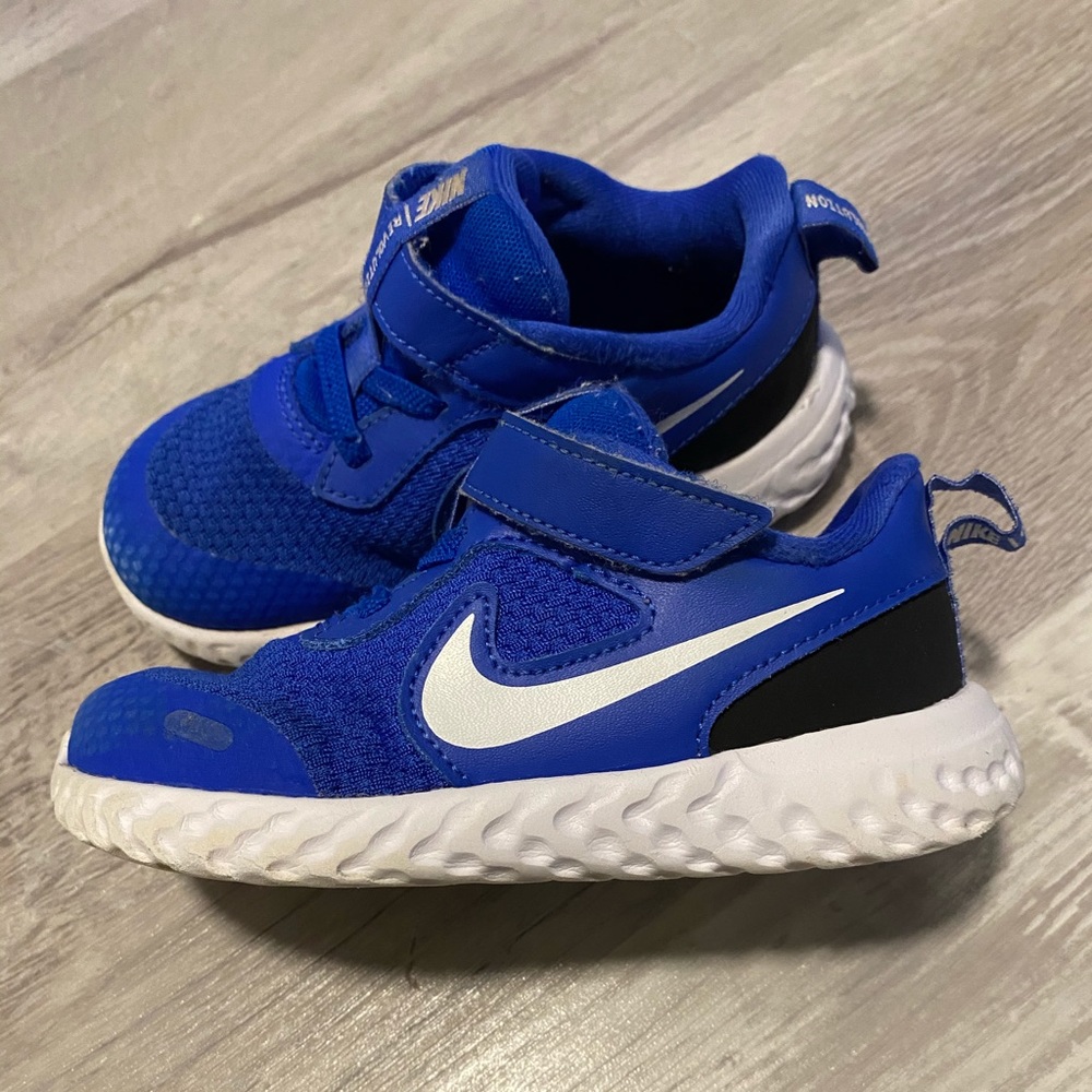 Toddler Nike sneakers